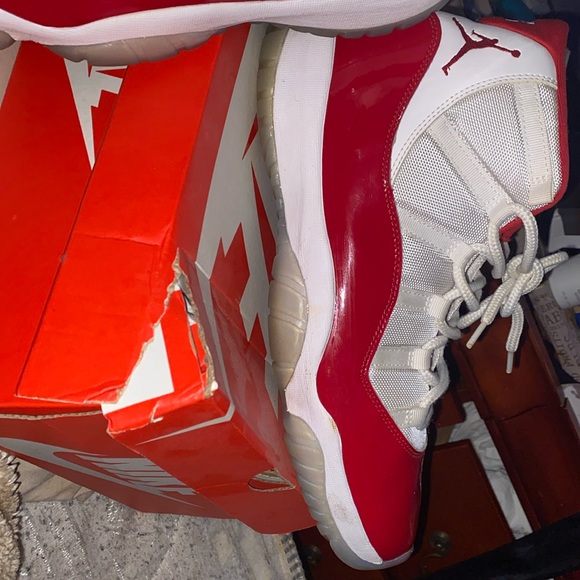 Jordan 11 cherry - Picture 8 of 12